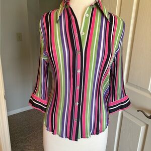 Tara and Ryan size M - mini pleat striped top.